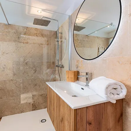 Le Roc - Rdc - Splendide Vue Апартаменты Коти-Кьявари